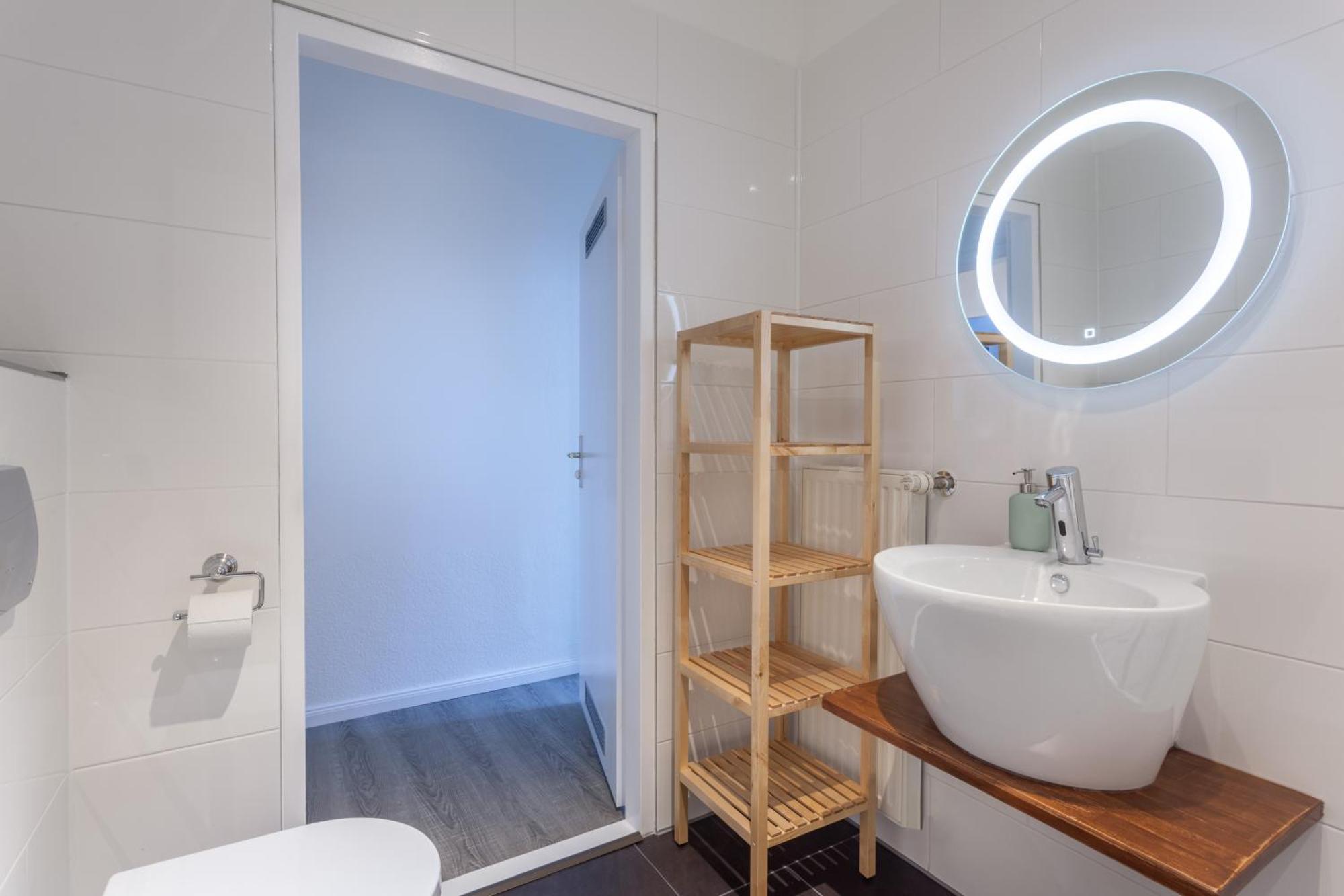 The Paul II - Stylish & Central 3 Bedroom Apartment, Group & Family Friendly, 4- 6 Guests — Photos 3